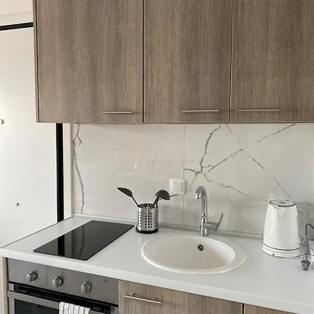 Sunny 1 Bedroom Апартаменты Ханиоти